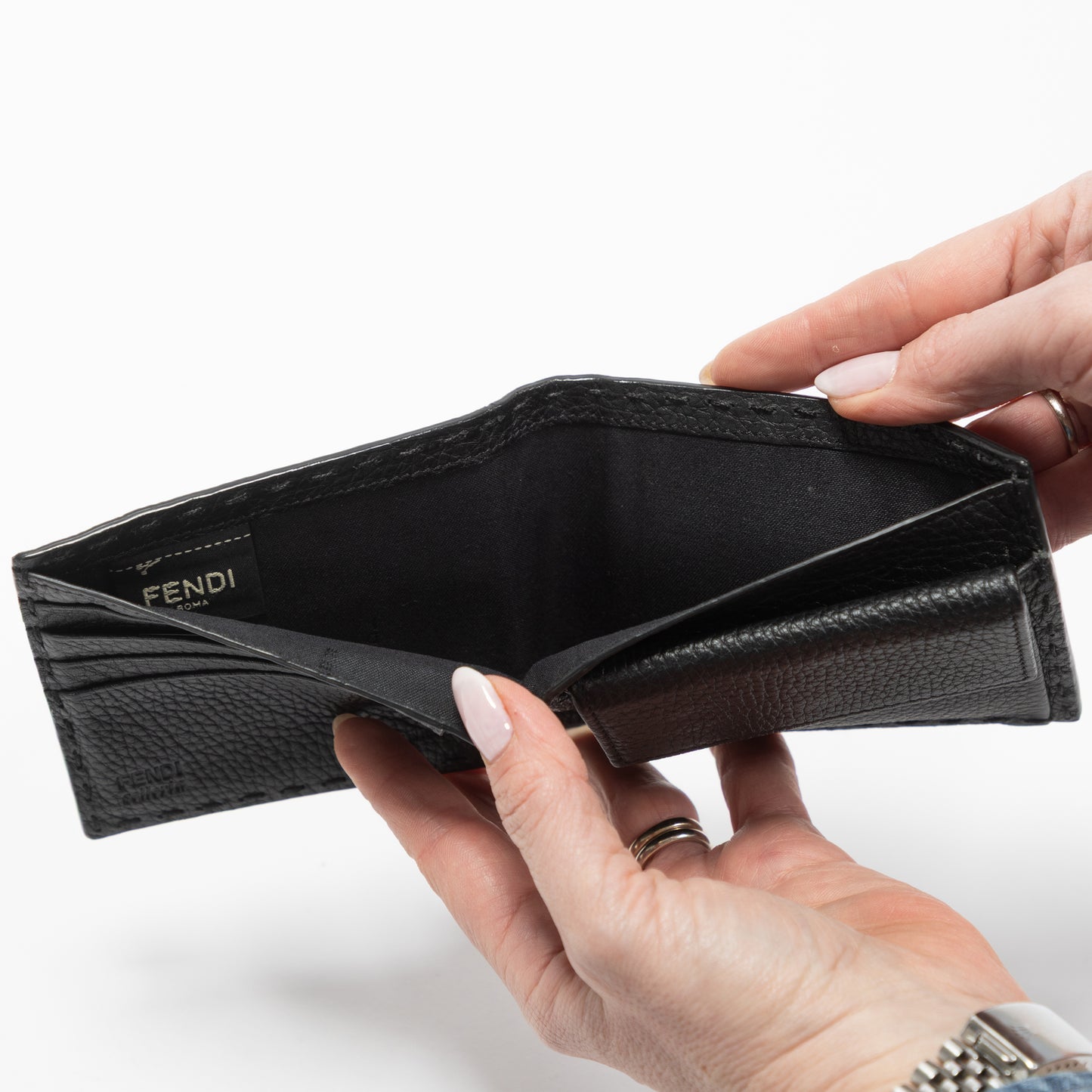 PORTAFOGLIO BI-FOLD FENDI